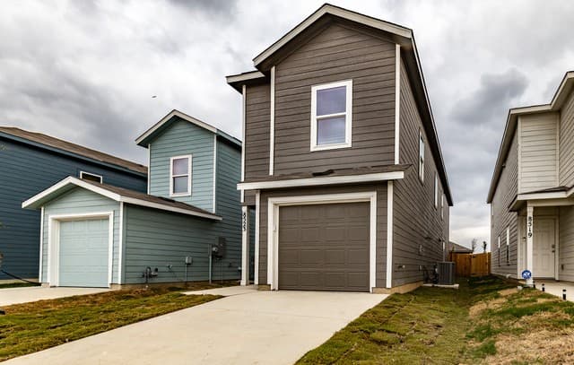 4-bedroom rental at 8523 Green Bliss in San Antonio, TX — photo 2