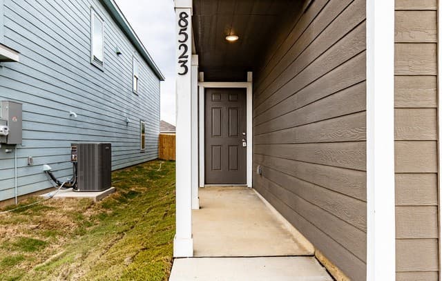 4-bedroom rental at 8523 Green Bliss in San Antonio, TX — photo 4
