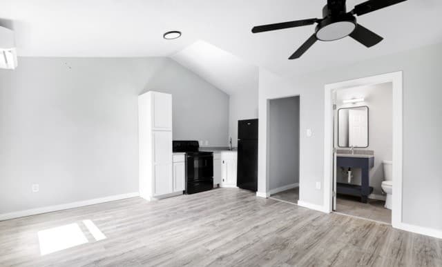 2-bedroom rental at 151 Hopi in San Antonio, TX — photo 2