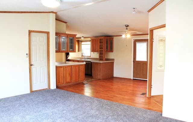 4-bedroom rental at 458 Patton Rd in Somerset, TX — photo 3