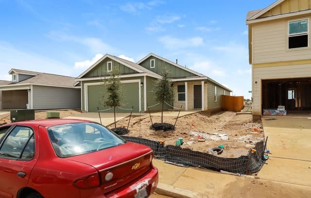4-bedroom rental at 4518 Emma in San Antonio, TX — photo 2