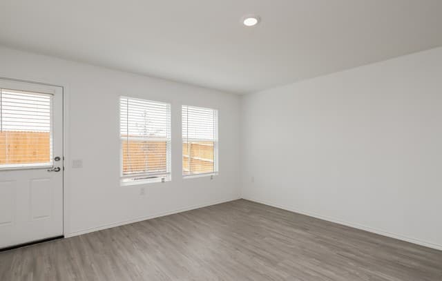 4-bedroom rental at 4518 Emma in San Antonio, TX — photo 4