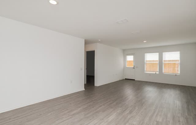 4-bedroom rental at 4518 Emma in San Antonio, TX — photo 5