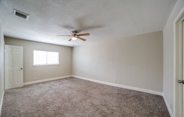 4-bedroom rental at 7739 Alverstone in San Antonio, TX — photo 3