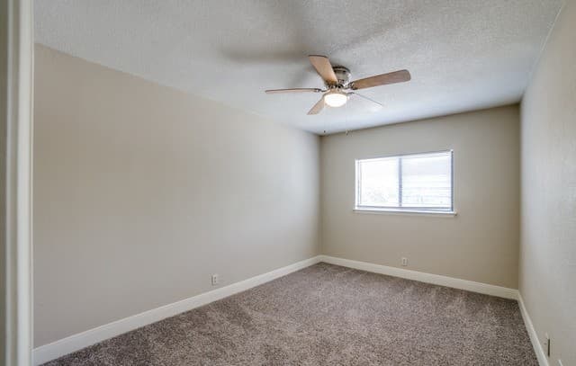 4-bedroom rental at 7739 Alverstone in San Antonio, TX — photo 4