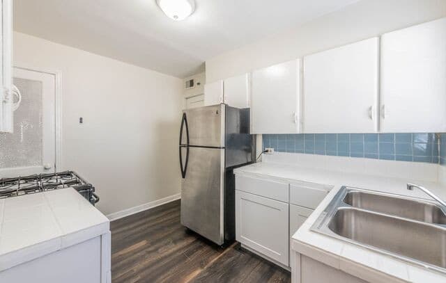 2-bedroom rental at 2347 Cincinnati Ave Unit 3 in San Antonio, TX — photo 5