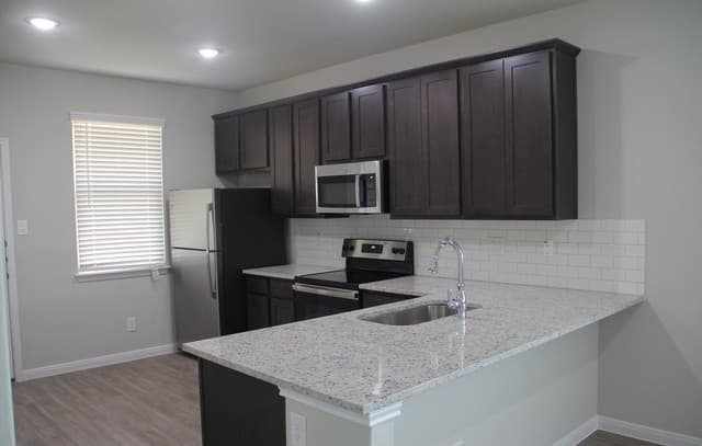 3-bedroom rental at 239 Joseph Circle in Cibolo, TX — photo 2