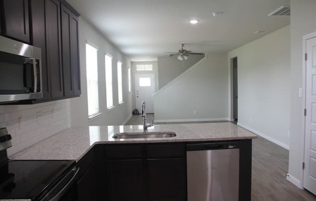 3-bedroom rental at 239 Joseph Circle in Cibolo, TX — photo 3