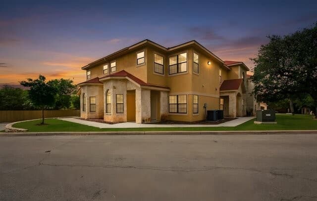 2-bedroom rental at 6160 Eckhert Rd Unit APT 1605 in San Antonio TX