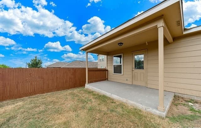 3-bedroom rental at 10134 Castello Cyn in San Antonio, TX — photo 2