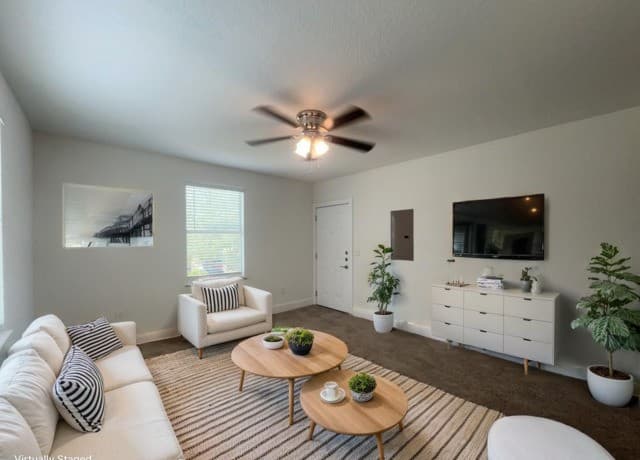 1-bedroom rental at 1020 W French Place Unit 4 in San Antonio TX