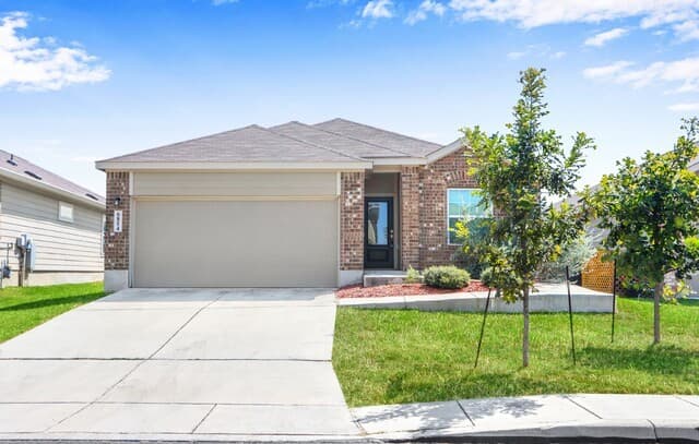 3-bedroom rental at 6854 Hibiscus Fls in San Antonio, TX — photo 2