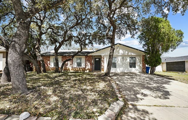 3-bedroom rental at 3815 Pipers Crest in San Antonio TX