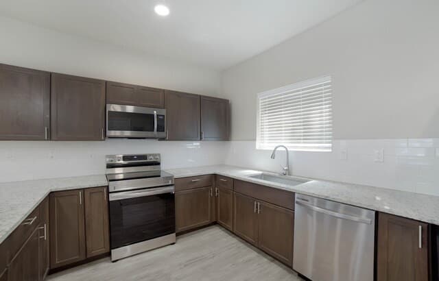 3-bedroom rental at 1702 Hays Unit UNIT 104 in San Antonio, TX — photo 5