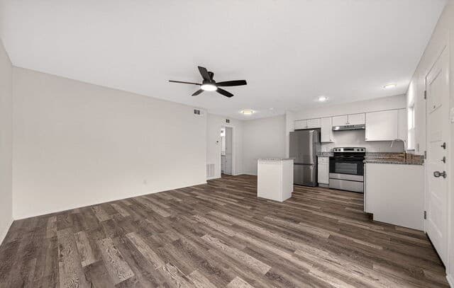 1-bedroom rental at 600 Gentleman Road Unit 3 in Balcones Heights, TX — photo 5