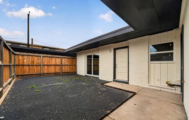2-bedroom rental at 600 Gentleman Road Unit 7 in Balcones Heights TX