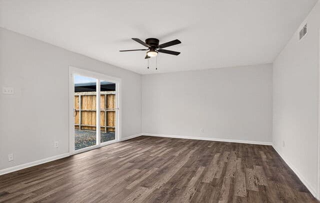 2-bedroom rental at 600 Gentleman Road Unit 7 in Balcones Heights, TX — photo 4