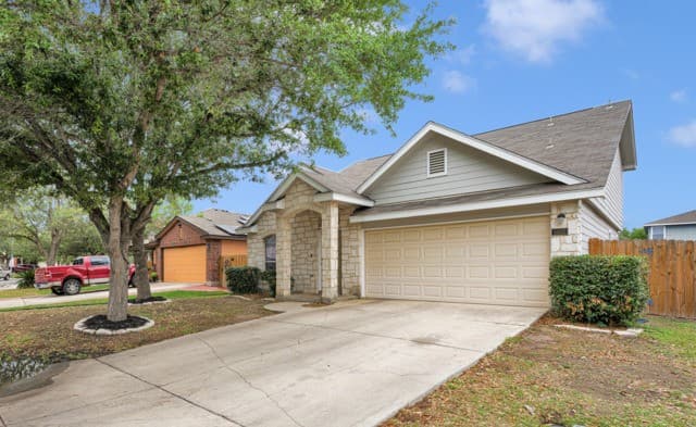 3-bedroom rental at 6603 Dancing Ct in San Antonio, TX — photo 2