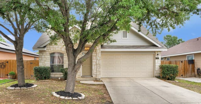 3-bedroom rental at 6603 Dancing Ct in San Antonio, TX — photo 3