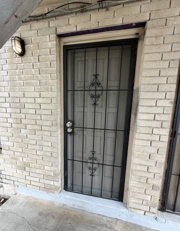 2-bedroom rental at 115 Victor Unit 1 in San Antonio, TX — photo 3