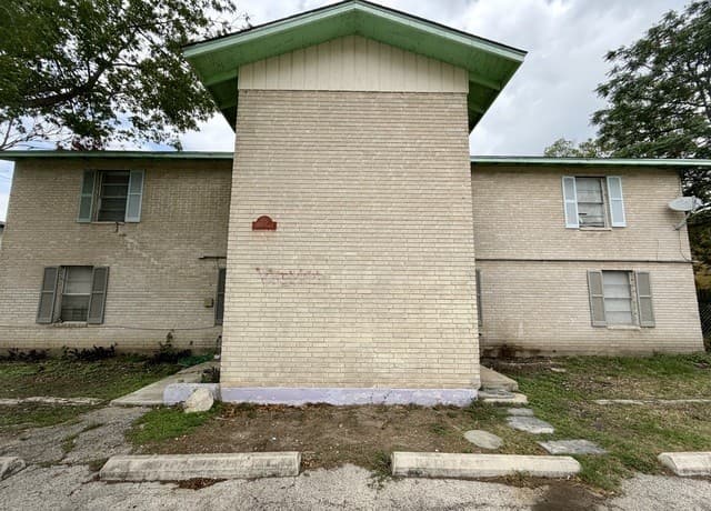 2-bedroom rental at 115 Victor Unit 4 in San Antonio TX