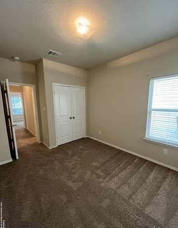 3-bedroom rental at 4326 Stanley Park in Converse, TX — photo 5