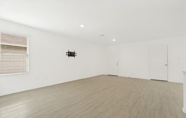 4-bedroom rental at 7218 Ox in San Antonio, TX — photo 5