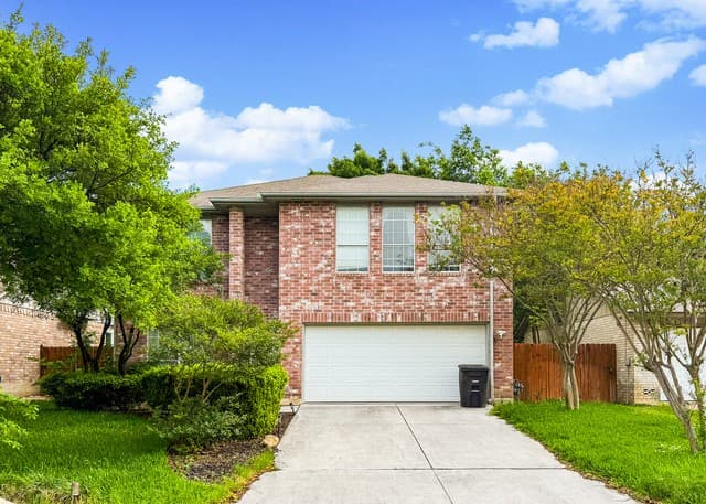 3-bedroom rental at 15015 Northern Dancer in San Antonio TX