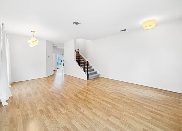 3-bedroom rental at 15015 Northern Dancer in San Antonio, TX — photo 5