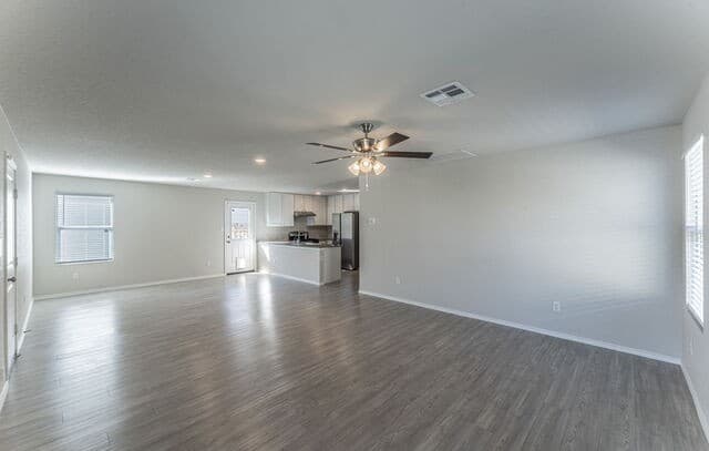 3-bedroom rental at 4343 Open Water in San Antonio, TX — photo 2