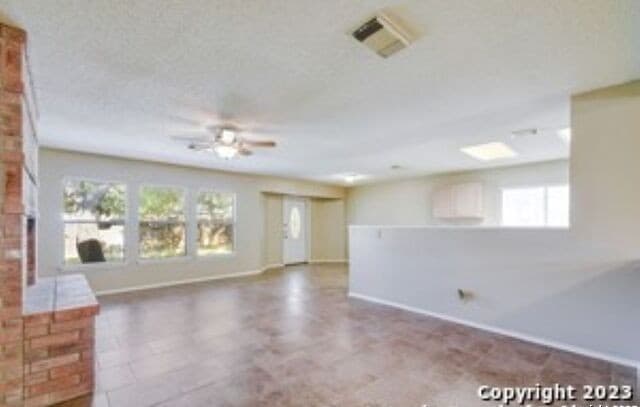 3-bedroom rental at 21935 Legend Point Dr in San Antonio, TX — photo 3