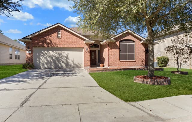3-bedroom rental at 307 Wing Fls in San Antonio, TX — photo 2