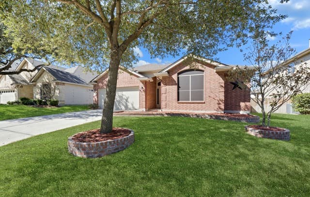 3-bedroom rental at 307 Wing Fls in San Antonio, TX — photo 3