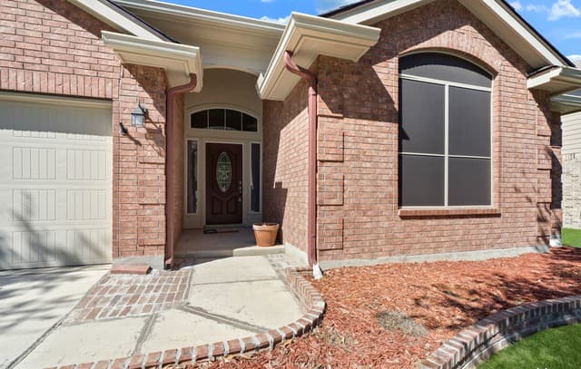 3-bedroom rental at 307 Wing Fls in San Antonio, TX — photo 5