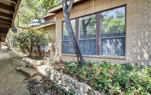 2-bedroom rental at 8633 Datapoint Unit 260 in San Antonio, TX — photo 2