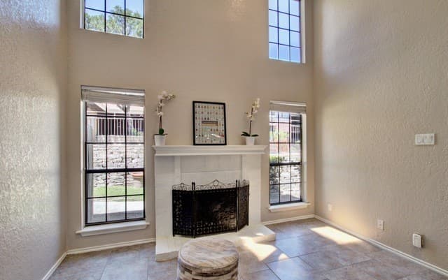 2-bedroom rental at 8633 Datapoint Unit 260 in San Antonio, TX — photo 3