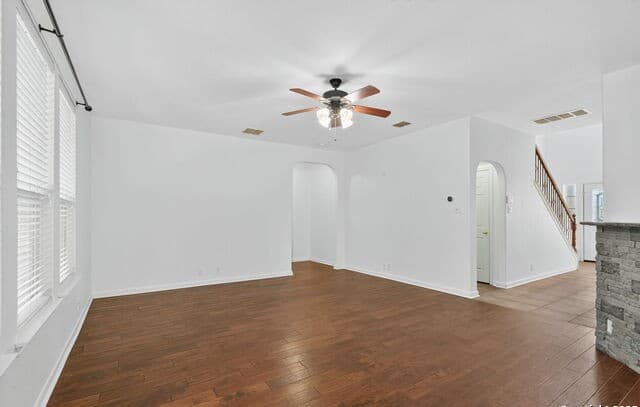 4-bedroom rental at 511 Sedberry Ct in San Antonio, TX — photo 5