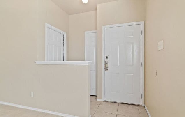 3-bedroom rental at 7379 Longing Trail Unit 1 in San Antonio, TX — photo 4