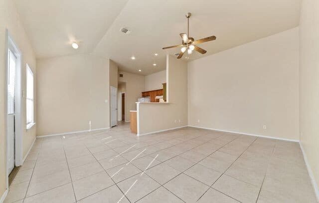 3-bedroom rental at 7379 Longing Trail Unit 1 in San Antonio, TX — photo 5