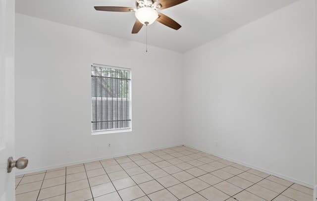 1-bedroom rental at 1706 W Craig Pl Unit 4 in San Antonio, TX — photo 5