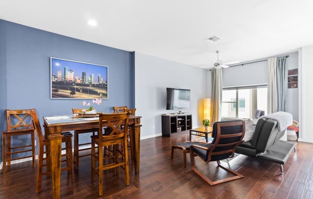 2-bedroom rental at 408 Lewis in San Antonio, TX — photo 3