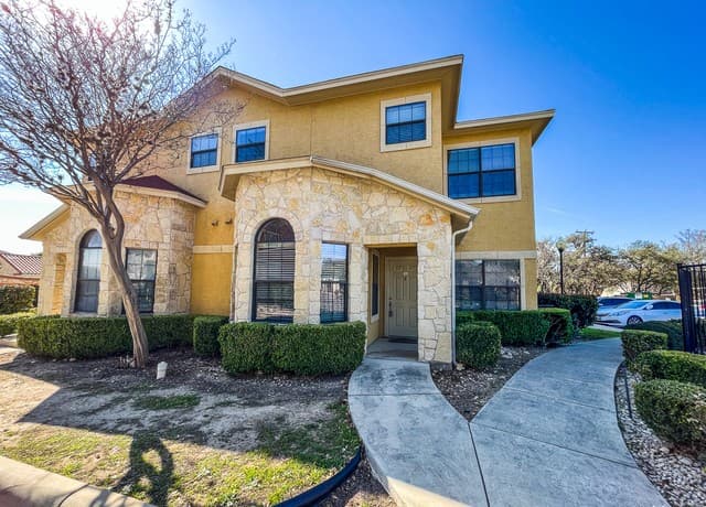 2-bedroom rental at 6160 Eckhert Rd Unit 101 in San Antonio, TX — photo 4