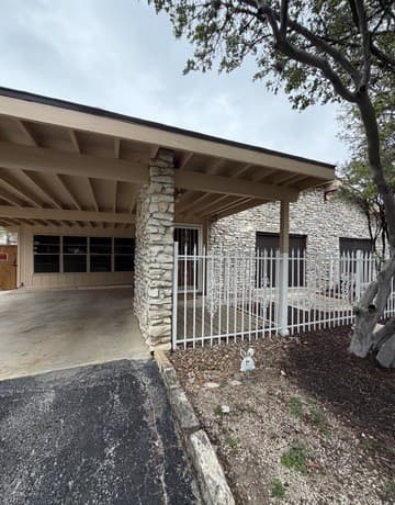 2-bedroom rental at 119 Sunnyland in San Antonio TX