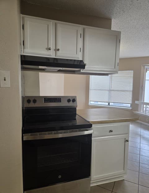 3-bedroom rental at 5719 Country Sun Dr in San Antonio, TX — photo 5