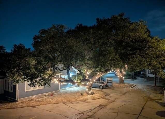 1-bedroom rental at 218 Natalen Ave Unit 6 in San Antonio, TX — photo 2