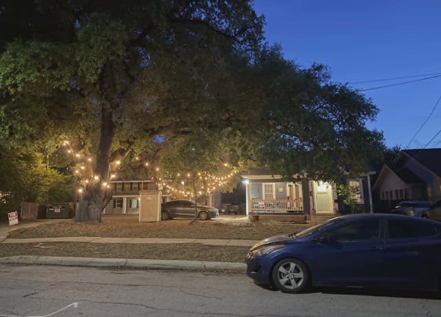 1-bedroom rental at 218 Natalen Ave Unit 6 in San Antonio, TX — photo 3