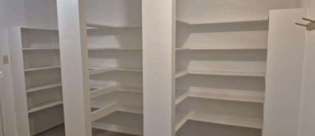 4-bedroom rental at 2648 Westover View in San Antonio, TX — photo 5