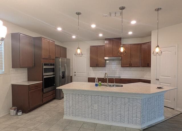 3-bedroom rental at 7967 Hanging Br in San Antonio, TX — photo 2