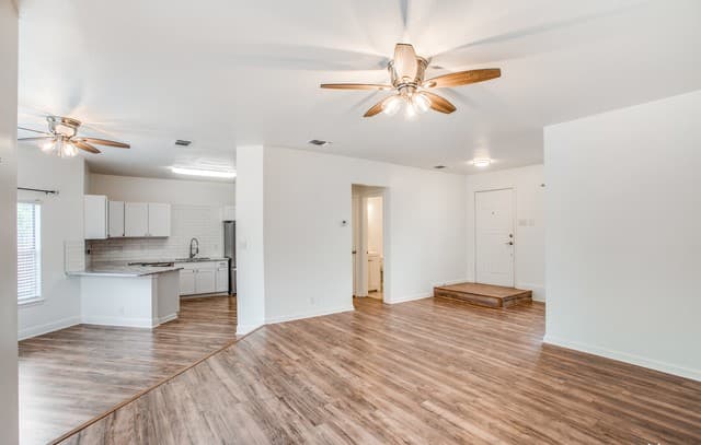 3-bedroom rental at 7415 Corian Park Dr in San Antonio, TX — photo 3