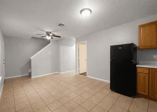 4-bedroom rental at 6721 Brothers Lane in San Antonio, TX — photo 3